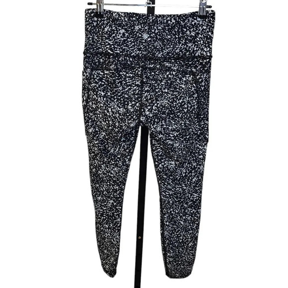 Athleta Womens Ultimate Stash 7/8 Tight Size  Small - Picture 2 of 8